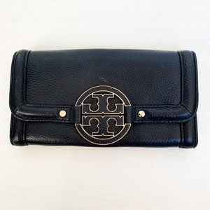 Tory Burch Black Wallet, Clasp Closure